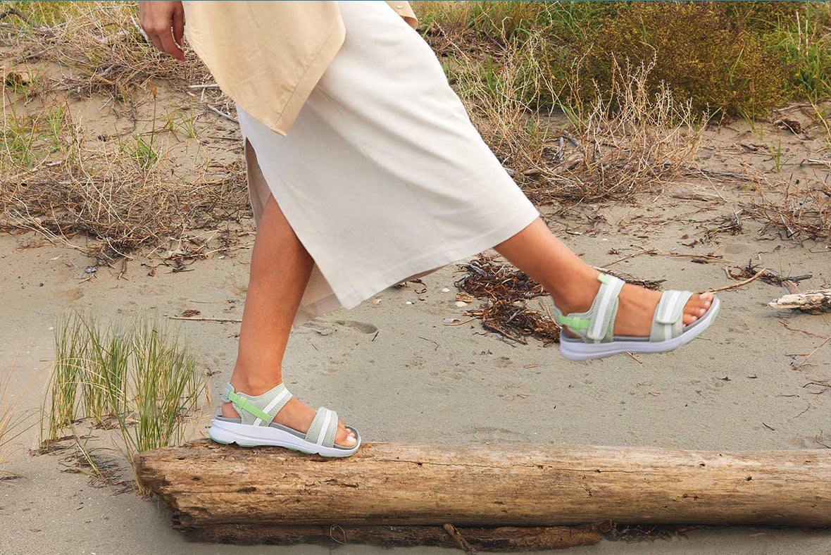 legero LIBERTY Damen Sandale mit Klettverschluss - Material: Textil - Farbe: grün